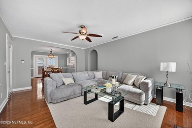 Rare & unique property with 2 separate dwellings. The main house - photo 3