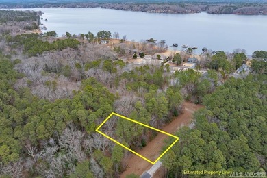 Beautiful wooded lot located in the peaceful subdivision of - photo 1