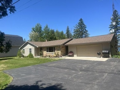 Ranch home with 100' of frontage on Grand Lake with over 5,000 - photo 1