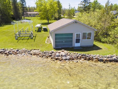 Ranch home with 100' of frontage on Grand Lake with over 5,000 - photo 7