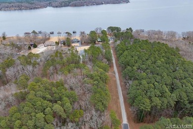 Beautiful wooded lot located in the peaceful subdivision of - photo 8