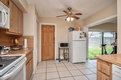 Nestled in the desirable Amberwoods community, this 3br, 2ba - photo 11