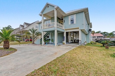 Welcome to this meticulously reimagined waterfront retreat in - photo 2