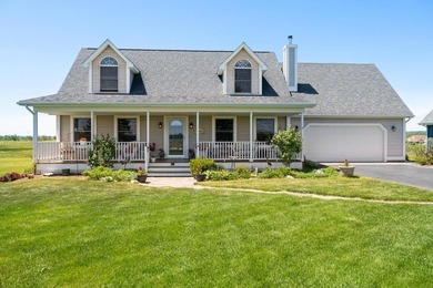Discover breathtaking vistas of Crooked Lake from this - photo 2