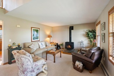 Discover breathtaking vistas of Crooked Lake from this - photo 4