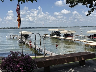 Unrivaled Waterfront Luxury with Private Guest Retreat & Sandy - photo 7