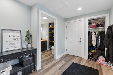 This property combines the convenience of town with the freedom - photo 14