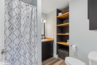 This property combines the convenience of town with the freedom - photo 16