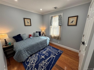 Welcome to this fully renovated 3 bedroom, 2 1/2 bathroom - photo 17