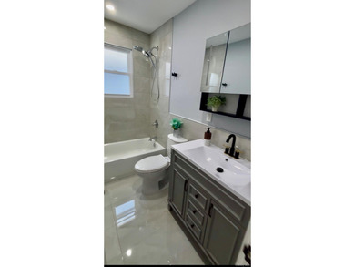 Welcome to this fully renovated 3 bedroom, 2 1/2 bathroom - photo 19