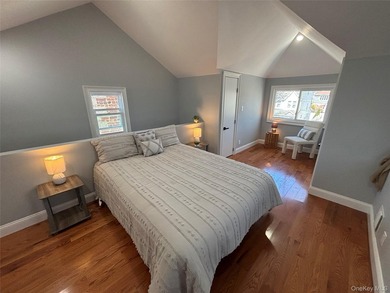 Welcome to this fully renovated 3 bedroom, 2 1/2 bathroom - photo 20