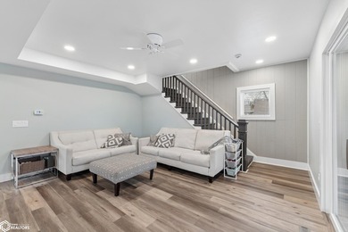 This property combines the convenience of town with the freedom - photo 20