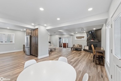 This property combines the convenience of town with the freedom - photo 21
