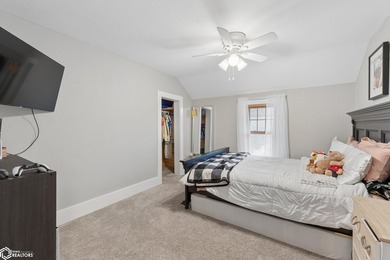 This property combines the convenience of town with the freedom - photo 24