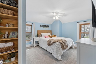 This property combines the convenience of town with the freedom - photo 26