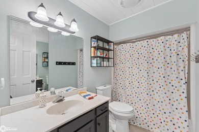 This property combines the convenience of town with the freedom - photo 28