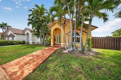 Beautifully remodeled 2-bedroom, 2-bath corner single-family - photo 5