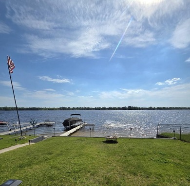 Enjoy waterfront living in this charming 2-bedroom, 1-bath home - photo 7