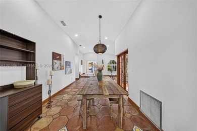 Beautifully remodeled 2-bedroom, 2-bath corner single-family - photo 9