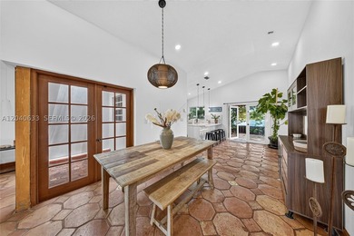 Beautifully remodeled 2-bedroom, 2-bath corner single-family - photo 10
