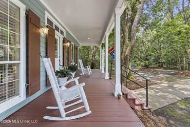 Properties like this with such warmth and character don't come - photo 6
