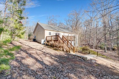 Lake Gaston Home For Sale in Bracey Virginia