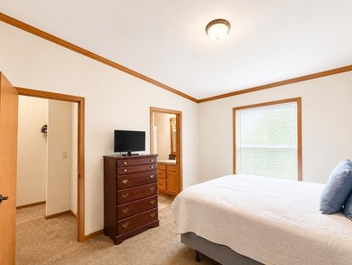 Experience lake life at its finest with this fully furnished 3 - photo 11