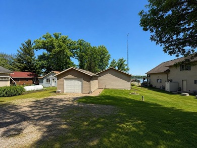 Experience lake life at its finest with this fully furnished 3 - photo 24