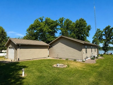 Experience lake life at its finest with this fully furnished 3 - photo 26