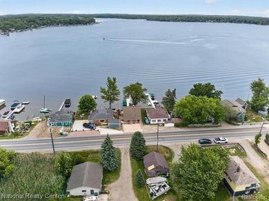 Wake up to breathtaking sunrises over all-sports Portage Lake - photo 29