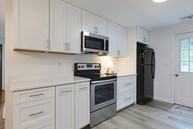 Enjoy this beautifully updated Ranch set on a corner lot w/ - photo 4