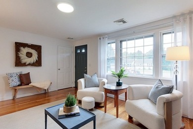 Enjoy this beautifully updated Ranch set on a corner lot w/ - photo 8
