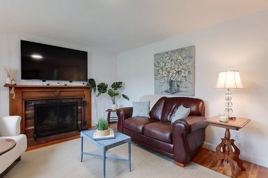 Enjoy this beautifully updated Ranch set on a corner lot w/ - photo 9