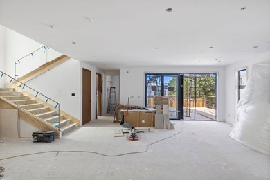 Brand New Luxury Residence in the highly sought-after Bel Aire - photo 6