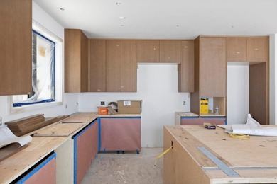 Brand New Luxury Residence in the highly sought-after Bel Aire - photo 8