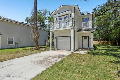 Brand-new two-story home in the desirable St. Nicholas area! - photo 2