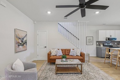 Brand-new two-story home in the desirable St. Nicholas area! - photo 8