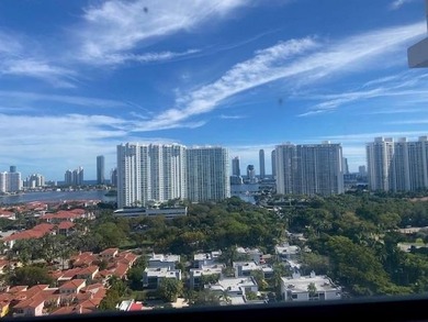 Little Maule Lake Condo For Sale in Aventura Florida