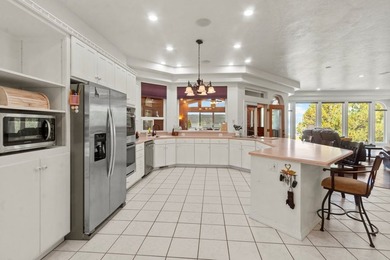 ENTERTAINERS DREAM LAKE VIEW HOME! Located in the highly sought - photo 12