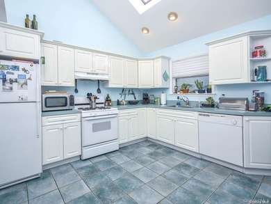 Quality Custom Built Duplex by a Top Hamptons Builder - photo 13