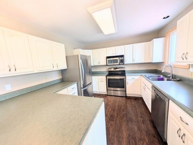 Affordable LAKE living with room to grow! This fantastic - photo 16