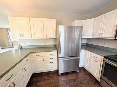 Affordable LAKE living with room to grow! This fantastic - photo 18