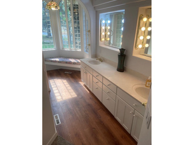 ENTERTAINERS DREAM LAKE VIEW HOME! Located in the highly sought - photo 22