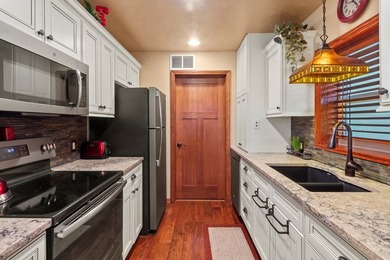 ENTERTAINERS DREAM LAKE VIEW HOME! Located in the highly sought - photo 34