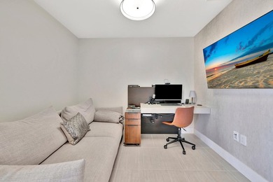 Stunning half-floor 2BR + den just 3 blocks from the sand in the - photo 36