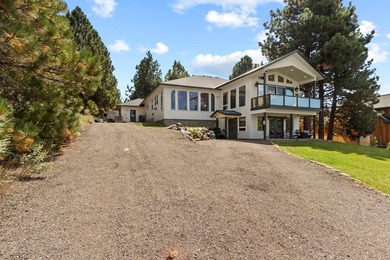 ENTERTAINERS DREAM LAKE VIEW HOME! Located in the highly sought - photo 40