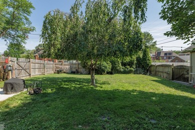 PRICE REDUCED! Beautiful center-entrance Colonial ideally - photo 46
