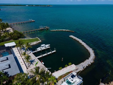 Morton Manor is a timeless estate nestled along the Gulf's bay - photo 53