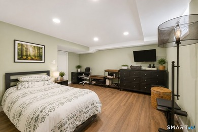 Amazing opportunity, move-in ready 2-bedroom, 2-bath townhouse - photo 12