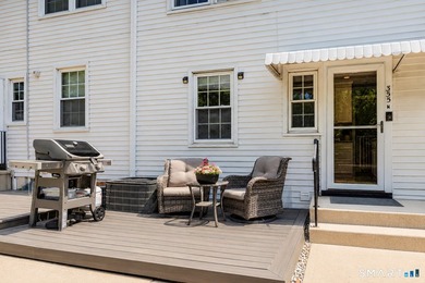 Amazing opportunity, move-in ready 2-bedroom, 2-bath townhouse - photo 14